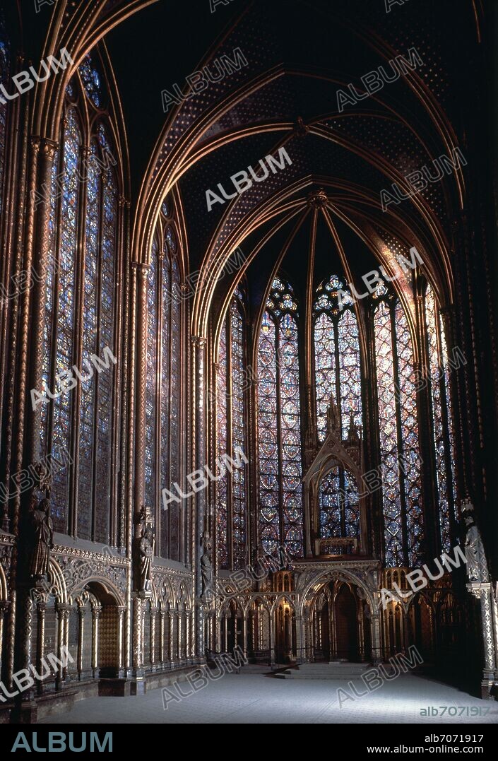 PIERRE DE MONTREUIL (1200-1266). INTERIOR - VIDRIERAS DE LA CAPILLA SUPERIOR - SIGLO XIII.