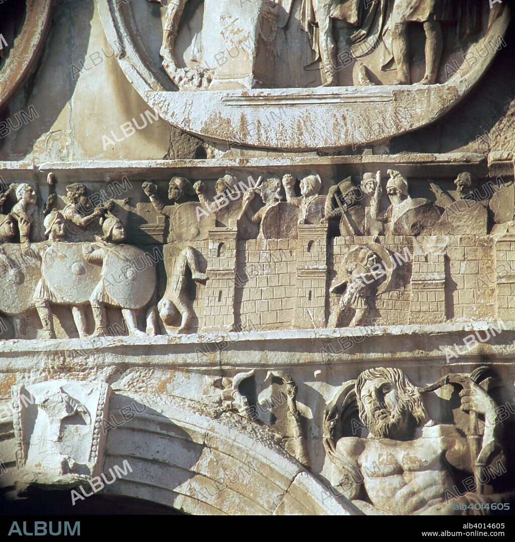 Depiction of the siege of Verona in 312 AD on the Arch of Constantine (dedicated 315 to celebrate the battle of the Milvian Bridge), 4th century BC.
