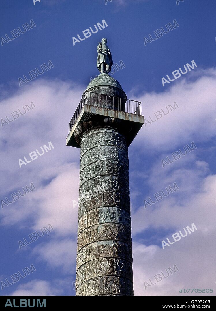 JULES HARDOUIN MANSART (1646-1708). COLUMNA DE AUSTERLITZ-1810-DET PARTE SUPERIOR-ESTATUA DE NAPOLEON COMO CESAR.