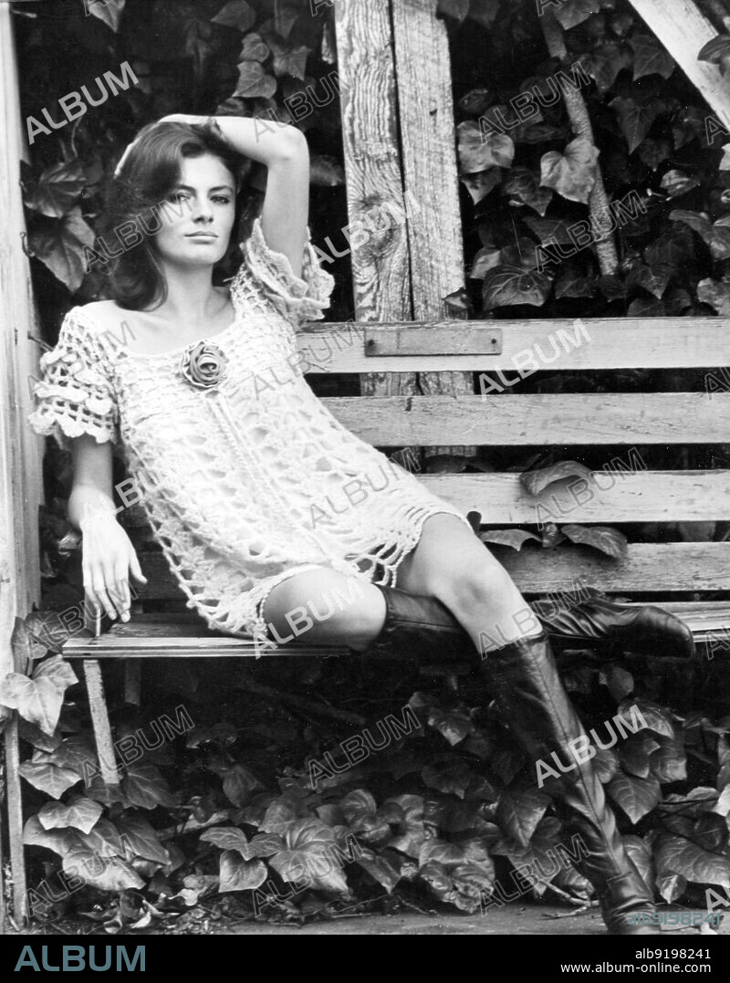 JACQUELINE BISSET in BULLITT, 1968, directed by PETER YATES. Copyright WARNER BROTHERS.