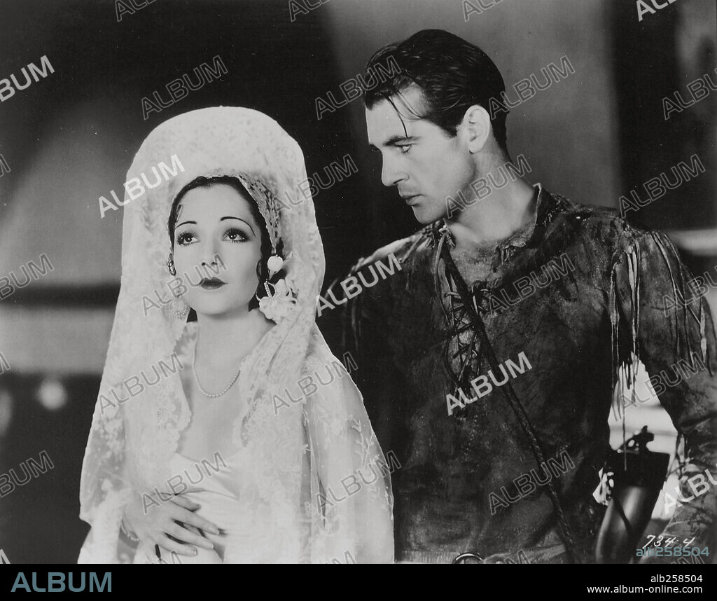 GARY COOPER y LUPE VELEZ en EL CANTO DEL LOBO, 1929 (THE WOLF SONG), dirigida por VICTOR FLEMING. Copyright PARAMOUNT PICTURES.