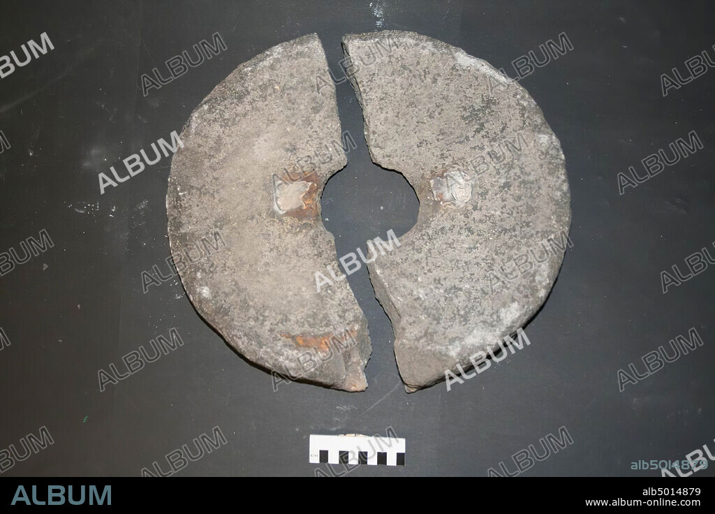 Stone crushed stone, broken into 2 pieces, millstone, stone, h: 10 cm, diam: 37.5 cm, Netherlands, unknown, unknown, unknown.