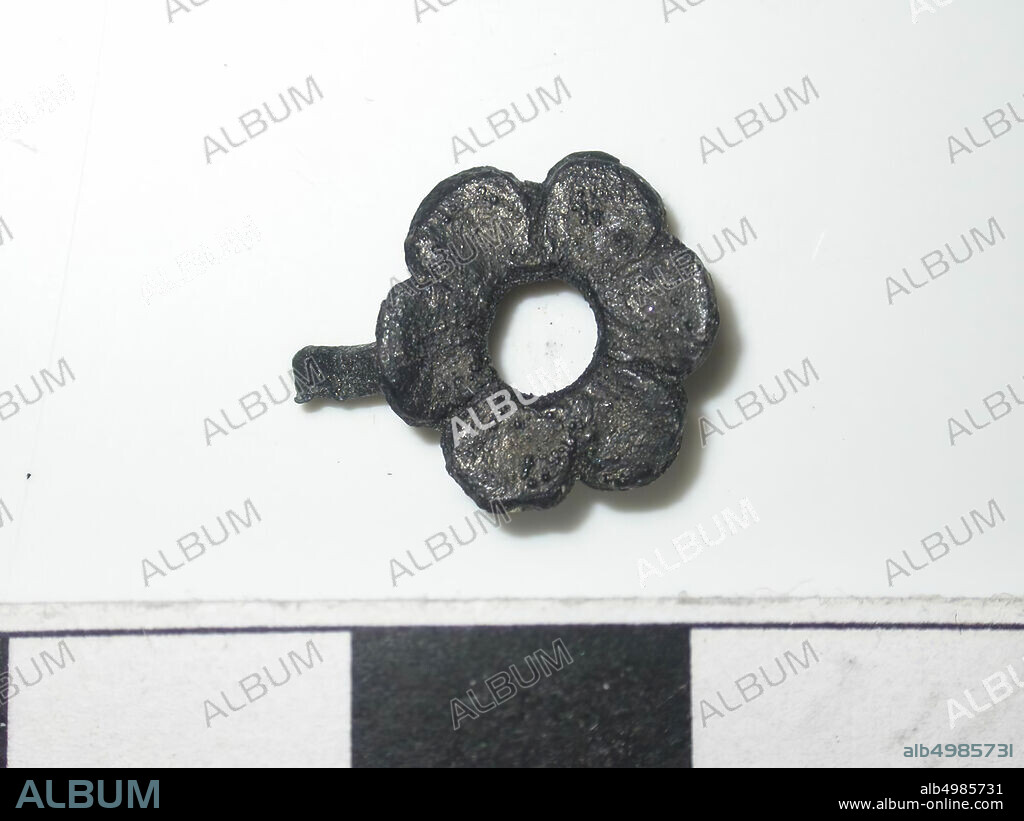 The Netherlands Middle Ages, belt fittings, metal, lead, tin alloy, Dm, 1.15 cm, D, 0.1 cm, late 14th century 1350-1400, the Netherlands, Zeeland, Hulst, Drowned Land.