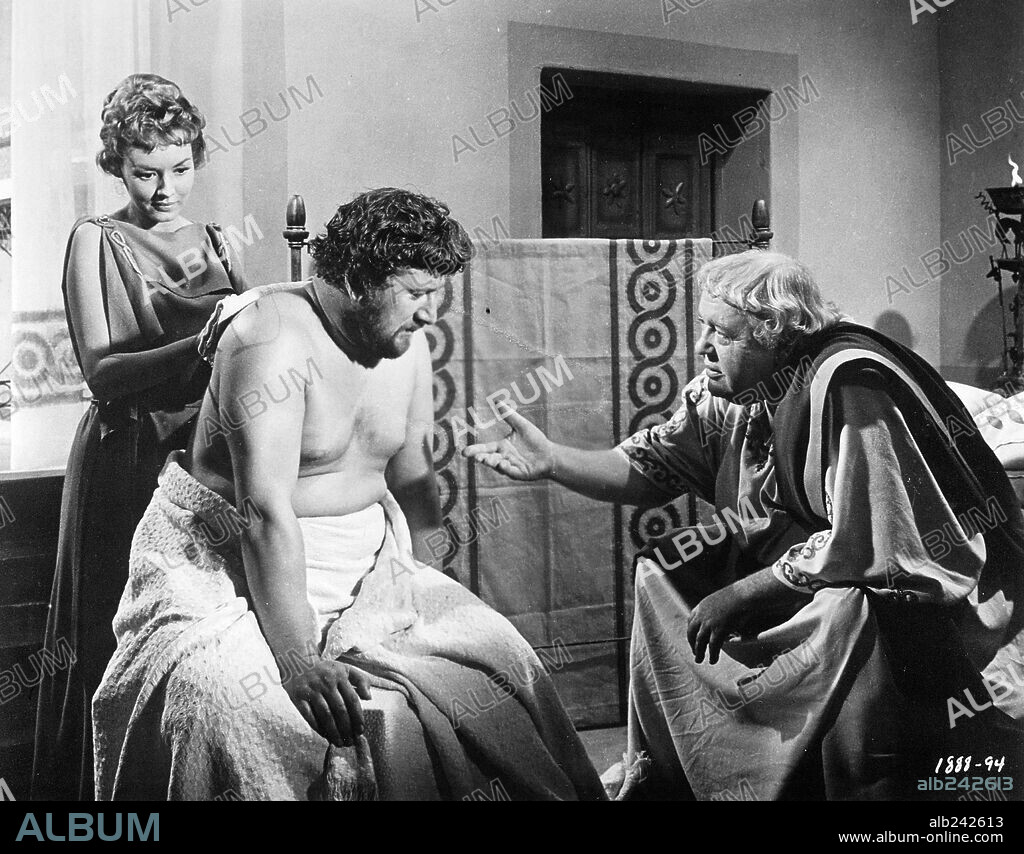 CHARLES LAUGHTON and Sir Peter Ustinov. CHARLES LAUGHTON and PETER USTINOV in SPARTACUS, 1960, directed by STANLEY KUBRICK. Copyright BRYNA/UNIVERSAL.