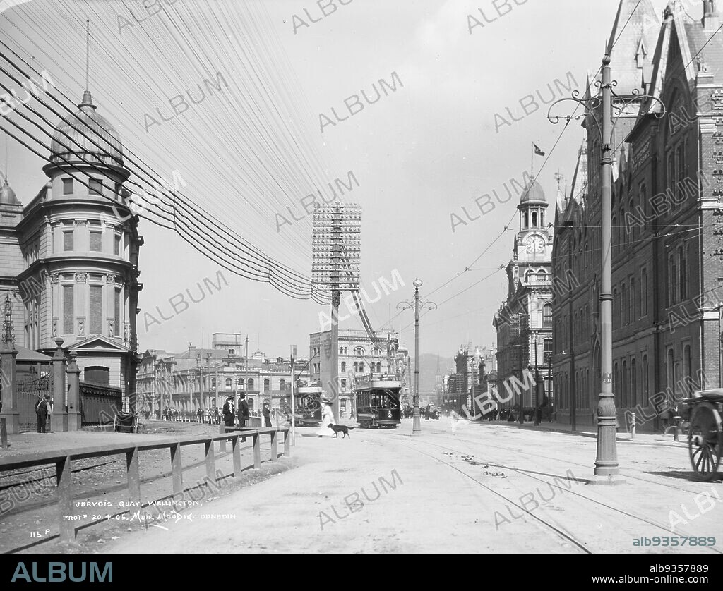Jervois Quay, Wellington, Muir & Moodie studio, photography studio, circa 1905, Dunedin, gelatin dry plate process.