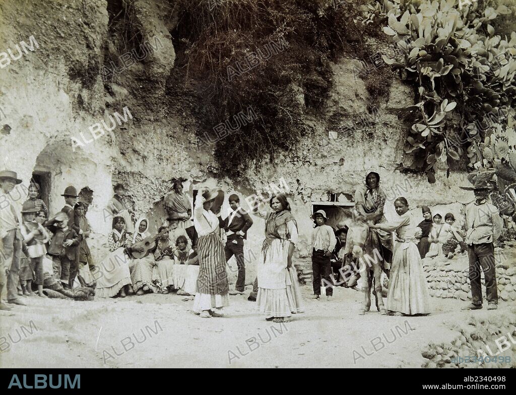 Granada, Danza de gitanos en el Sacromonte.