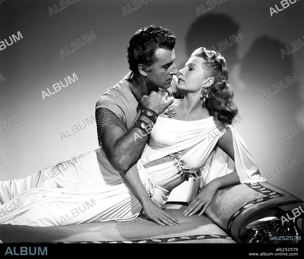 RITA HAYWORTH and STEWART GRANGER in SALOME, 1953, directed by WILHELM DIETERLE. Copyright COLUMBIA PICTURES.