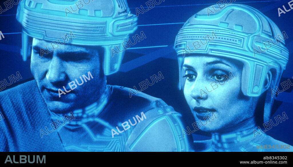 CINDY MORGAN and JEFF BRIDGES in TRON, 1982, directed by STEVEN LISBERGER. Copyright DISNEY.