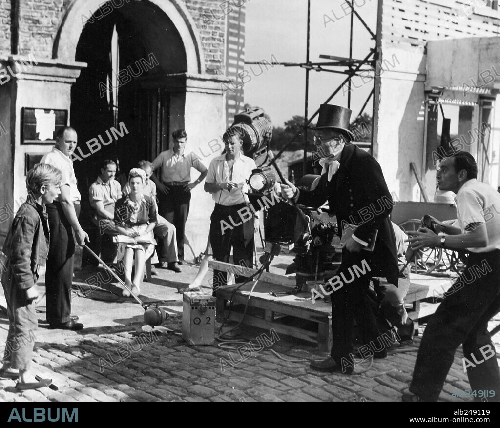 DAVID LEAN en OLIVER TWIST, 1948, dirigida por DAVID LEAN. Copyright CINEGUILD/RANK.