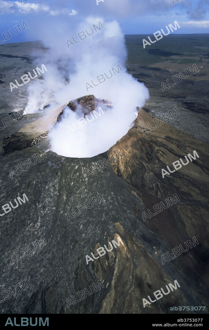 The Pu'u O'o cinder cone, the active vent on the southern flank of the Kilauea volcano, UNESCO World Heritage Site, Big Island, Hawaiian Islands, United States of America, North America.