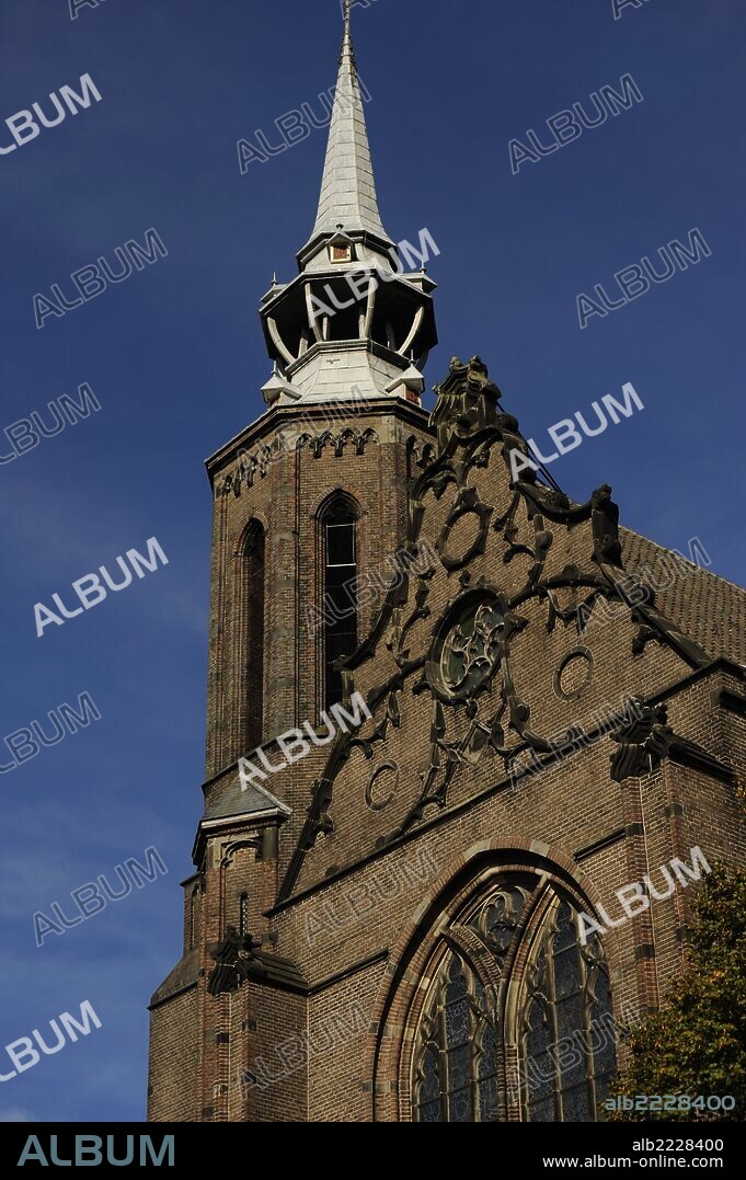 PAISES BAJOS. UTRECHT. Catedral de Santa Catalina, construido como parte del convento carmelita. De culto católico. Finalizada en el siglo XVI. Exterior.