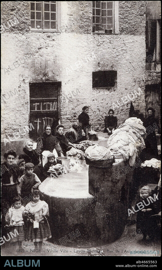 'Nice. Vieille ville. Lavoir Malonat, rue de l'asile de nuit', carte postale photographique vers 1910. Credit : Collection IM/KHARBINE-TAPABOR.