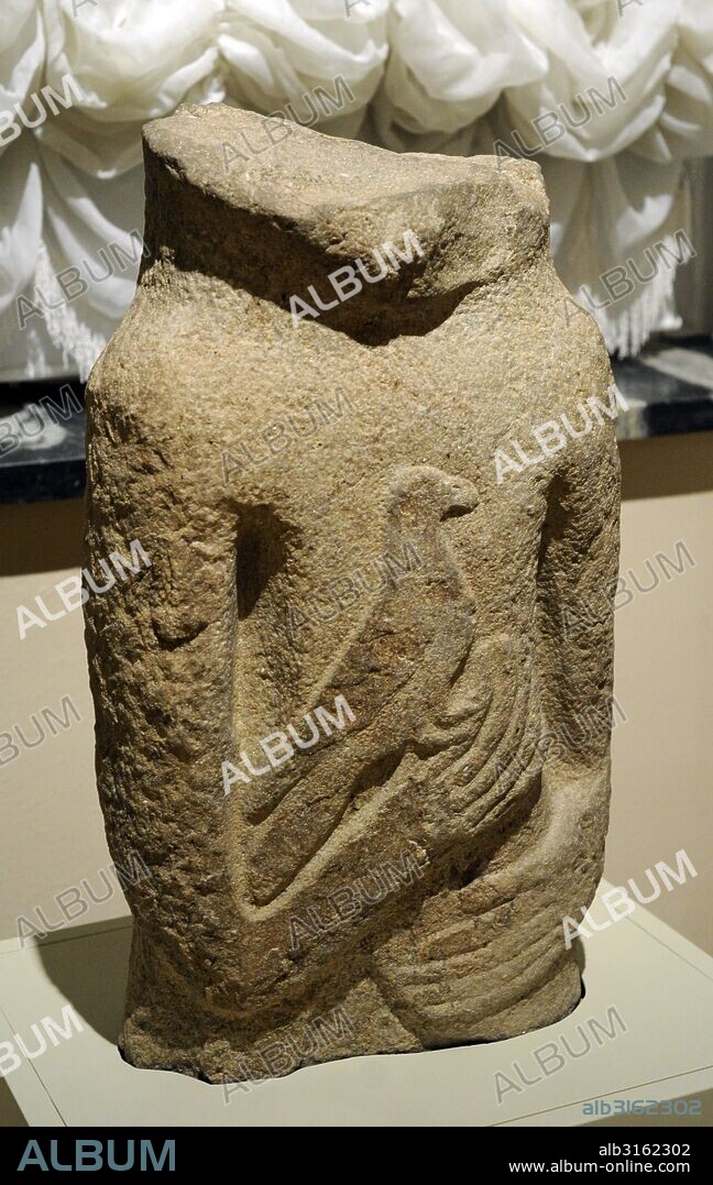 Antigua estela antropomórfica. Pueblos Túrquitos.. Piedra. Siglos IX-X d. C. Valle Chu, Kirquizistan. Museo del Hermitage (The State Hermitage Museum). San Petersburgo. Rusia.