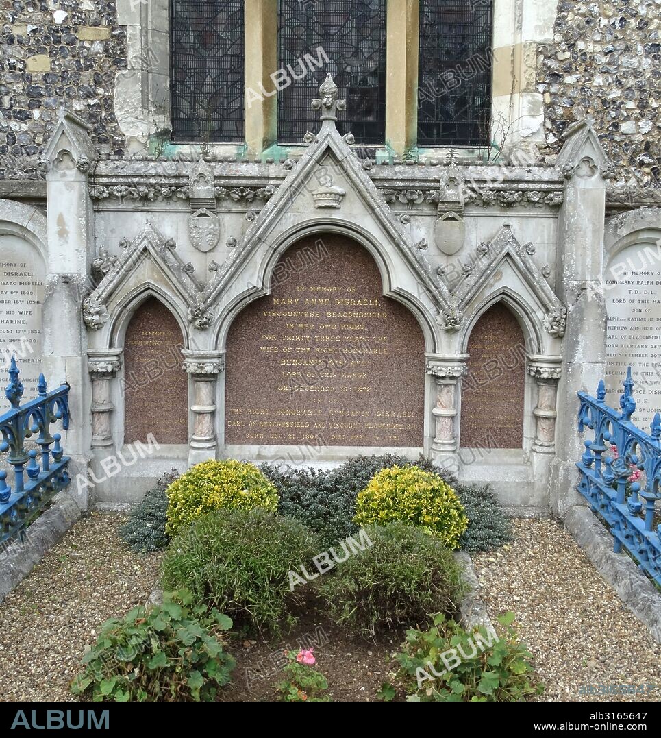 The Disraeli family tomb, the tomb of Benjamin Disraeli, and his wife Mary-Anne. Dated 2015.