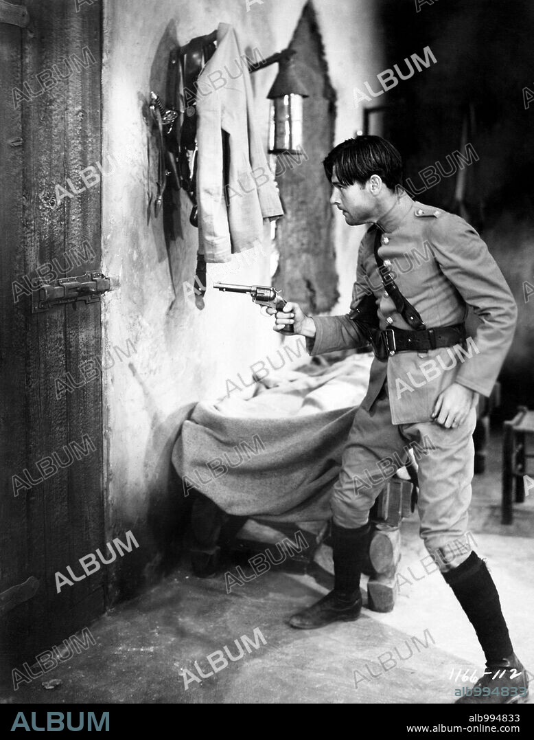 RICHARD ARLEN en LAS CUATRO PLUMAS, 1929 (THE FOUR FEATHERS), dirigida por ERNEST B. SCHOEDSACK, LOTHAR MENDES y MERIAN C. COOPER. Copyright PARAMOUNT PICTURES.