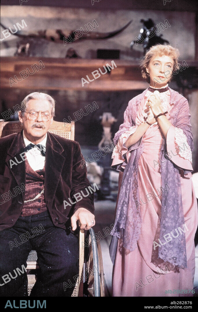 LIONEL BARRYMORE and LILIAN GISH. LILLIAN GISH and LIONEL BARRYMORE in DUEL IN THE SUN, 1946, directed by KING VIDOR. Copyright SELZNICK/RKO.