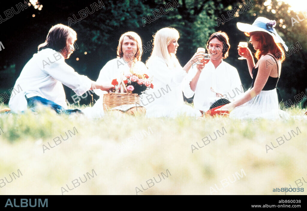 Abba in ABBA: THE MOVIE, 1977, unter der Regie von LASSE HALLSTROM. Copyright WARNER BROTHERS.