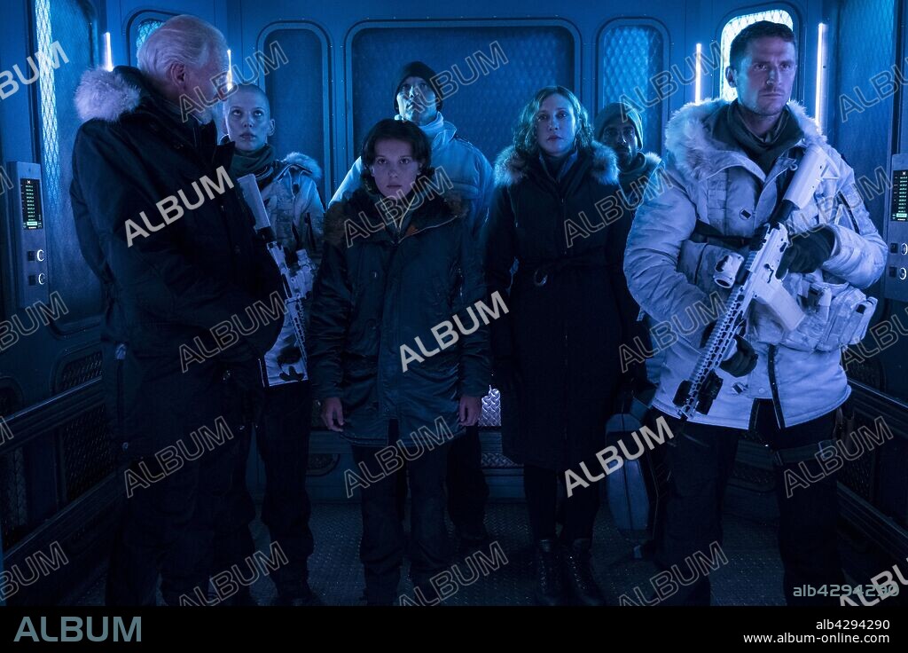 CHARLES DANCE, MILLIE BOBBY BROWN y TRACIE GARRISON en GODZILLA: REY DE LOS MONSTRUOS, 2019 (GODZILLA: KING OF THE MONSTERS), dirigida por MICHAEL DOUGHERTY. Copyright Legendary Pictures / Warner Bros. / Wanda Qingdao Studios / MCFADDEN, DANIEL.