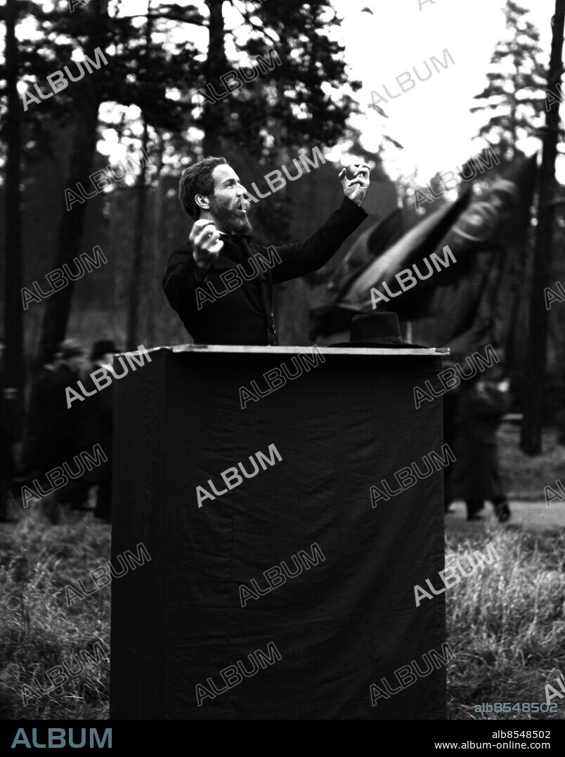 ARKIV 1939. Skådespelaren Arne Lindblad som "Mäster Palm" (August Palm) i filmen "Mot nya tider", regisserad av Sigurd Wallén och med Victor Sjöström som Hjalmar Branting.. Actor Arne Lindblad as the swedish labour-leader August Palm in a movie about the first year of the labour-movement in Sweden.. Foto:Scanpix Historical/1900. Scanpix Sweden.