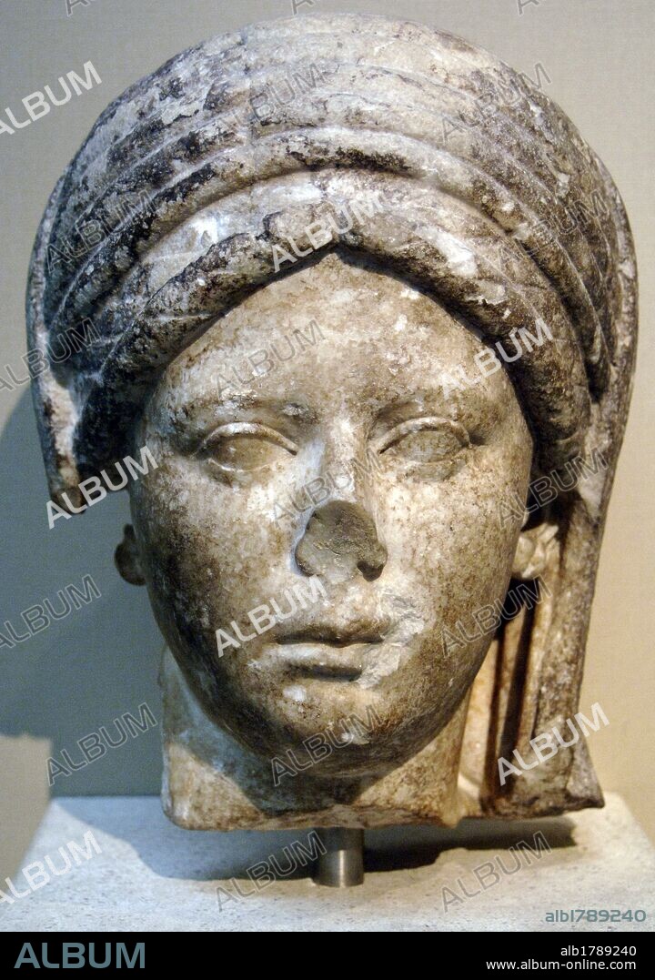ARTE ROMANO. ITALIA. S. I d. C. CABEZA de mármol de una SACERDOTISA DE LA DIOSA VESTA. Esculpida entre 100-20 d. C. Museo Británico. Londres. Inglaterra. Reino Unido.