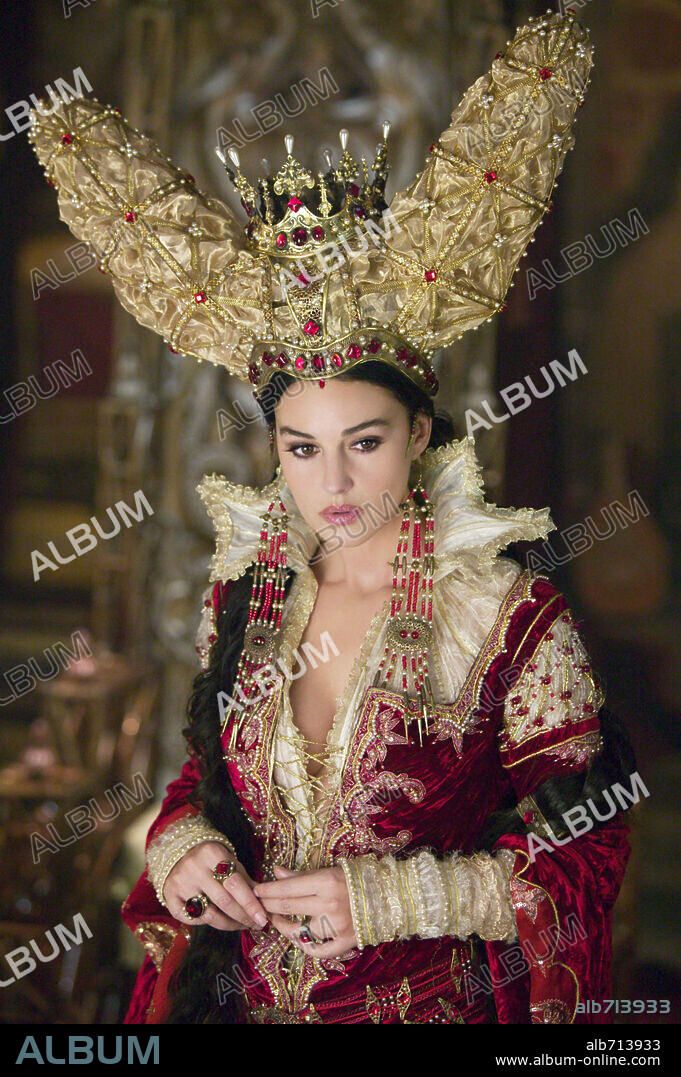 MONICA BELLUCCI in THE BROTHERS GRIMM, 2005, unter der Regie von TERRY GILLIAM. Copyright DIMENSION FILMS.