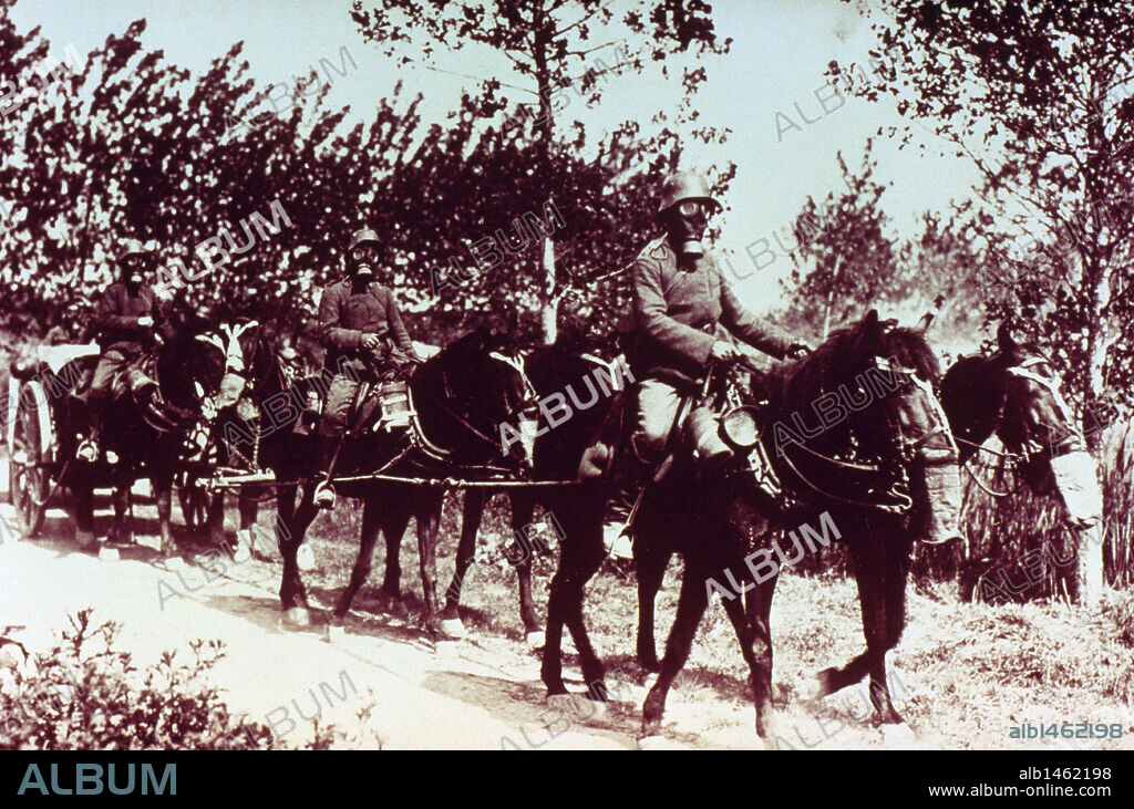 WORLD WAR (1914-1918).  Soldiers and horses of the German army, both with gas masks to protect against poison gas launched by the enemy.
