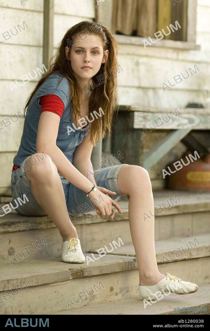 KRISTEN STEWART in THE YELLOW HANDKERCHIEF, 2008, directed by UDAYAN PRASAD. Copyright ARTHUR COHN PRODUCTIONS.