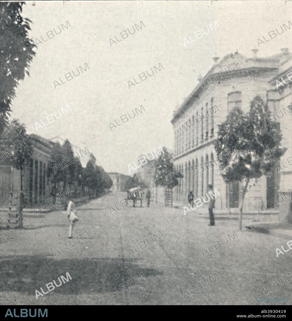 'Rua da Aurora', 1895.  - Casas Particulares em S. Paulo. From Sao Paulo by Gustavo Koenigswald. [S. Paulo, 1895].
