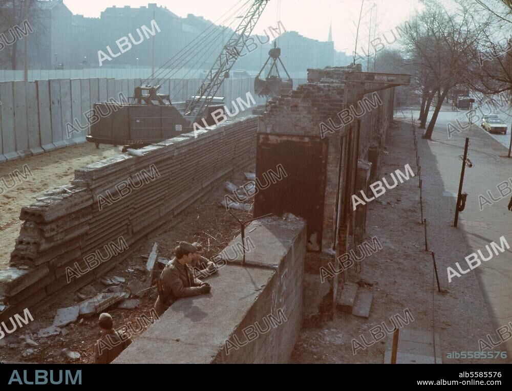 Berlin, Mauerbau. Ausbau der Mauer 1978. Foto.