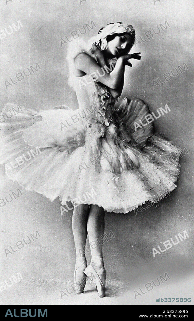 ANONYMOUS. Anna Pavlova in the ballet The Dying Swan by Camille Saint-Saëns.