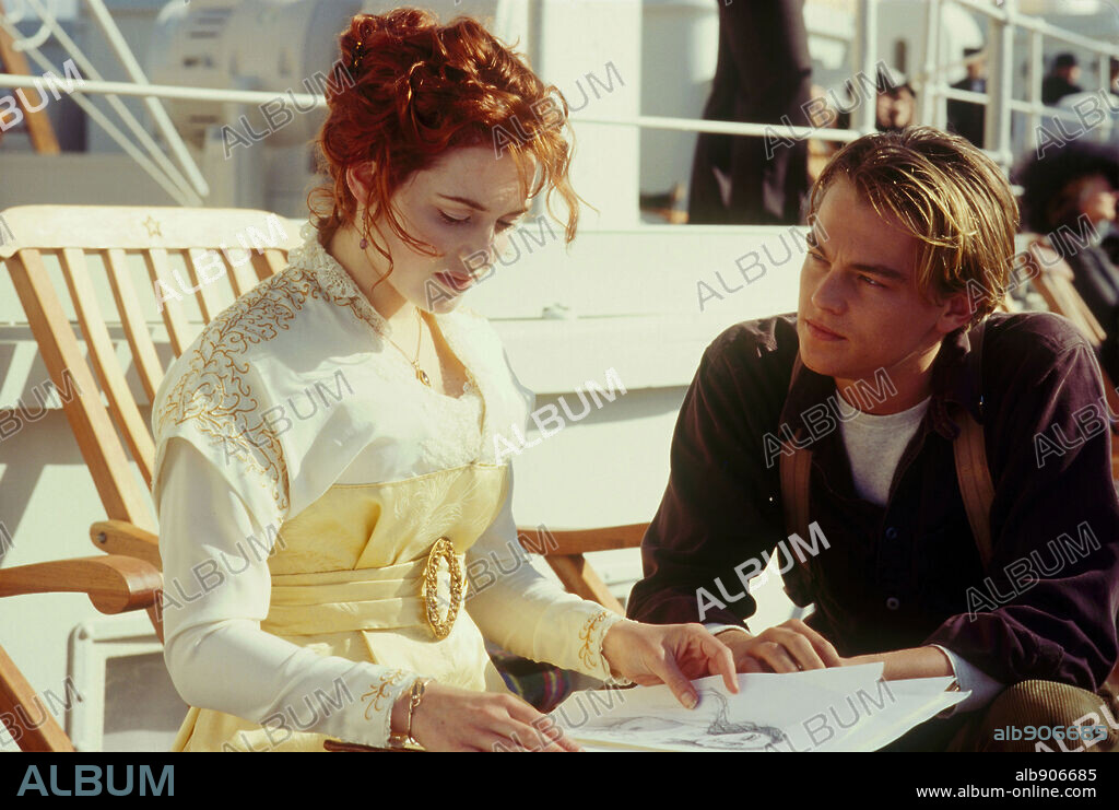 KATE WINSLET and Leonardo DiCaprio in TITANIC, 1997, directed by JAMES CAMERON. Copyright PARAMOUNT/20TH CENTURY FOX.
