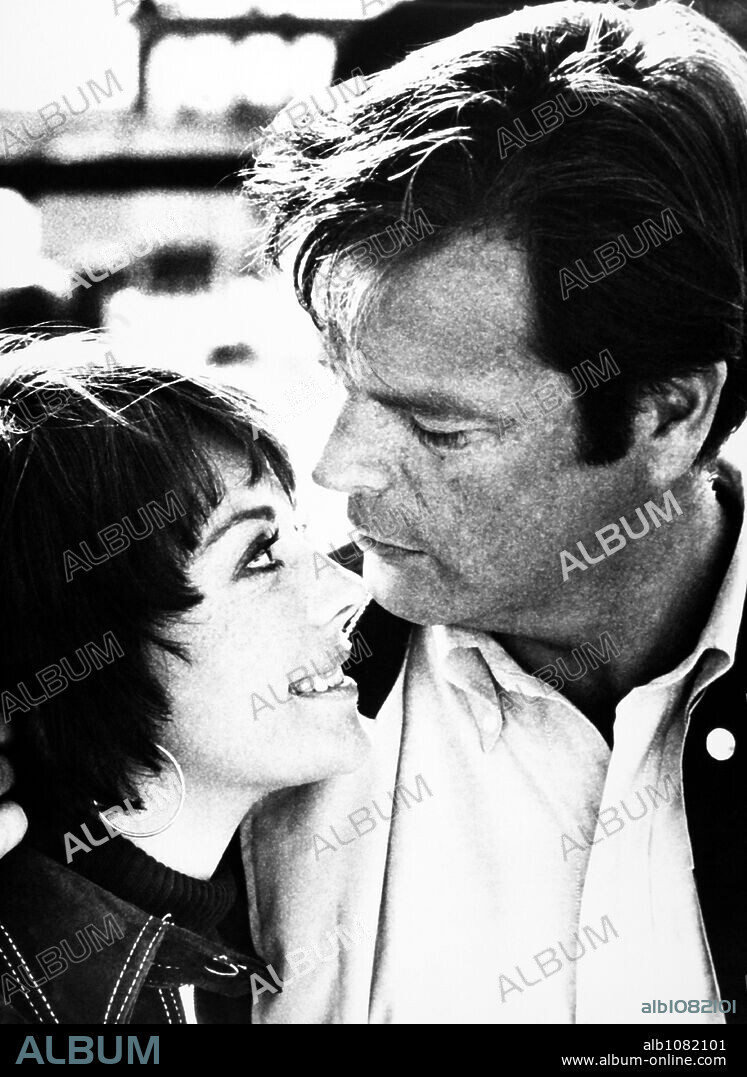 NATALIE WOOD and ROBERT WAGNER in THE AFFAIR, 1973, directed by GILBERT CATES. Copyright SPELLING-GOLDBERG PRODUCTIONS.