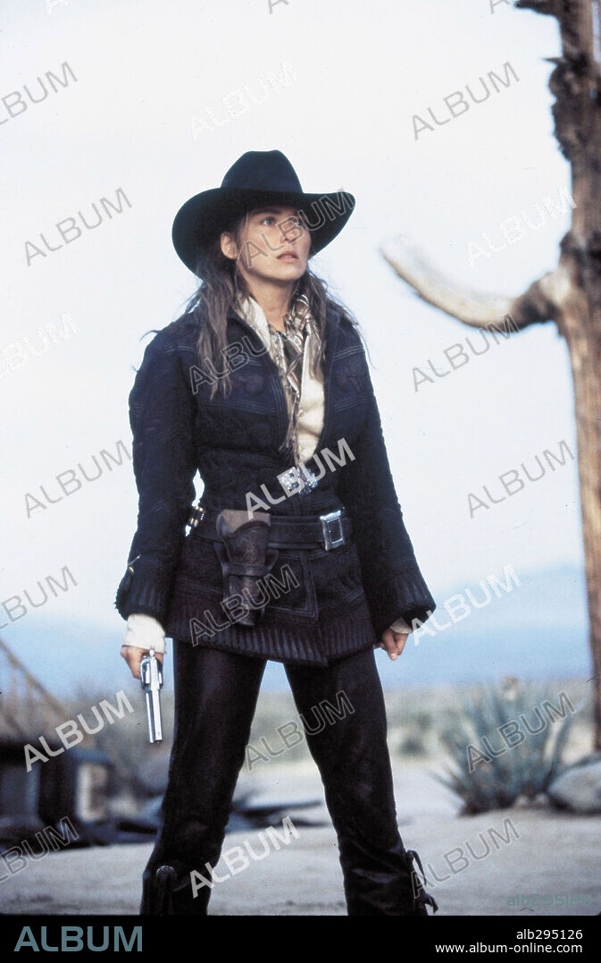 SHARON STONE dans THE QUICK AND THE DEAD, 1995, réalisé par SAM RAIMI. Copyright COLUMBIA TRI STAR / CLOSE, MURRAY.