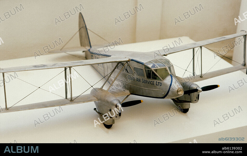 AVION BIMOTOR DE HAVILLAND DRAGON RAPID 1935,QUE LLEVO A FRANCO DE CANARIAS A MARRUECOS.