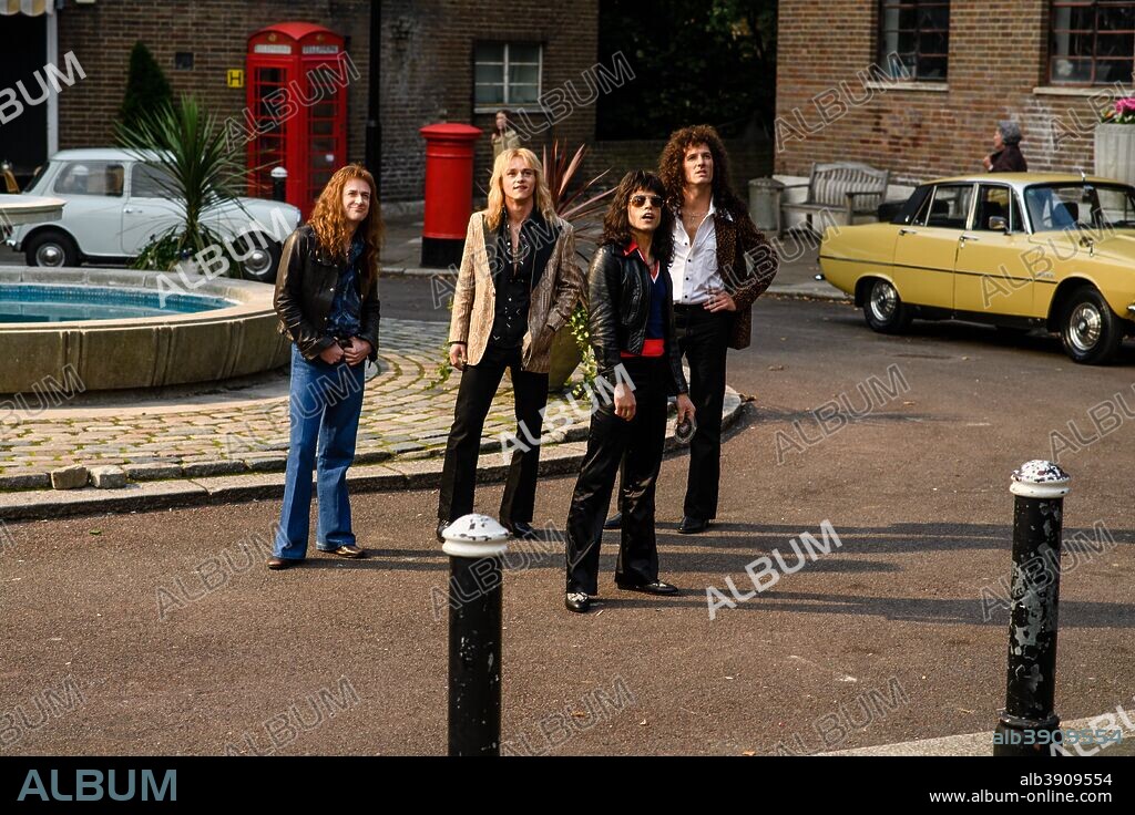 BEN HARDY, GWILYM LEE, JOSEPH MAZZELLO and RAMI MALEK in BOHEMIAN RHAPSODY, 2018, directed by BRYAN SINGER and DEXTER FLETCHER. Copyright GK Films/New Regency Pictures/Queen Films Ltd./Tribeca.