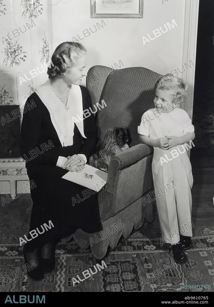 Crown Prince Carl Gustaf of Sweden and his mother Princess Sibylla at Haga Castle, 1950. The son of of Prince Gustaf Adolf, Duke of Västerbotten (1906-1947) and Princess Sibylla of Saxe-Coburg and Gotha (1908-1972), Carl XVI Gustaf (1946-) became King of Sweden in 1973. From the collection of Svenskt Fotoreportages.