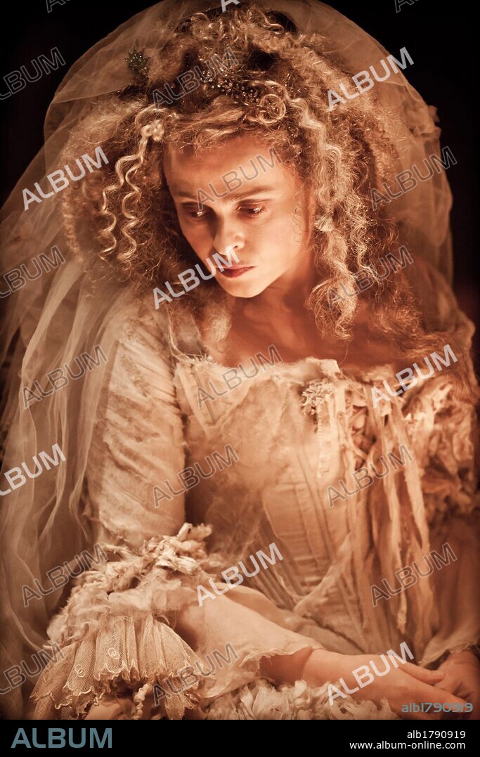 HELENA BONHAM CARTER en GRANDES ESPERANZAS, 2012 (GREAT EXPECTATIONS), dirigida por MIKE NEWELL. Copyright BBC FILMS.