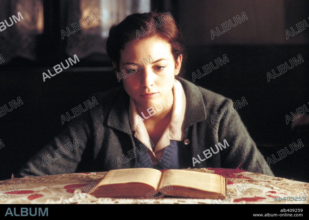 LEONOR WATLING en DESEO, 2002, dirigida por GERARDO VERA. Copyright LOLAFILMS.