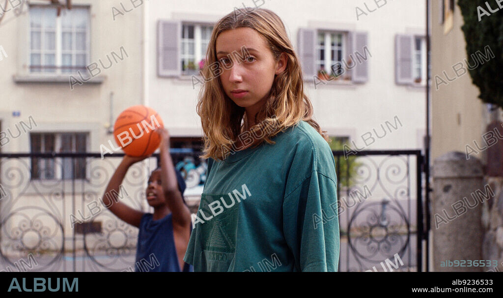 CLARISSE MOUSSA dans L' AMOUR DU MONDE, 2023, réalisé par JENNA HASSE. Copyright Langfilm.