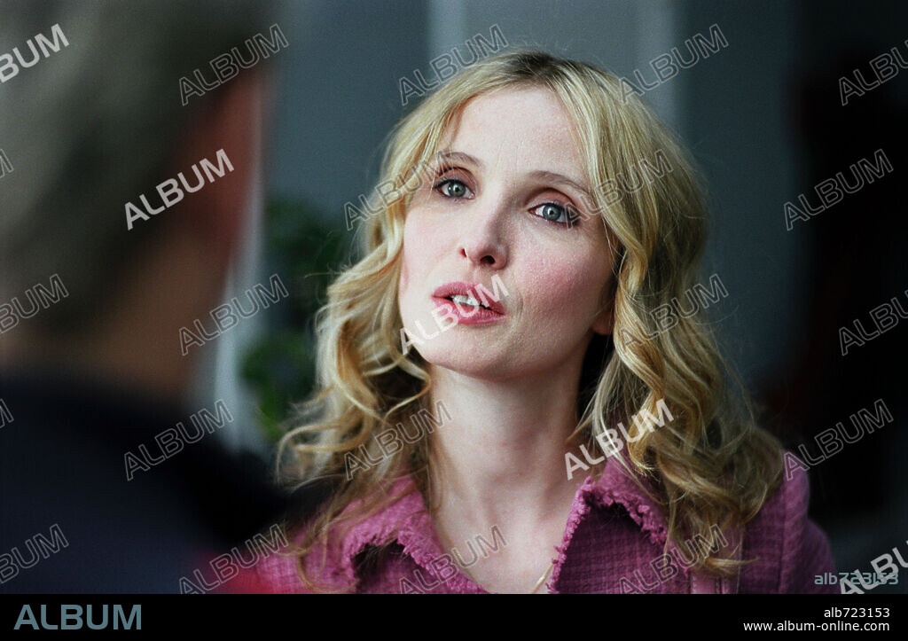 JULIE DELPY en FLORES ROTAS, 2005 (BROKEN FLOWERS), dirigida por JIM JARMUSCH. Copyright FOCUS FEATURES.