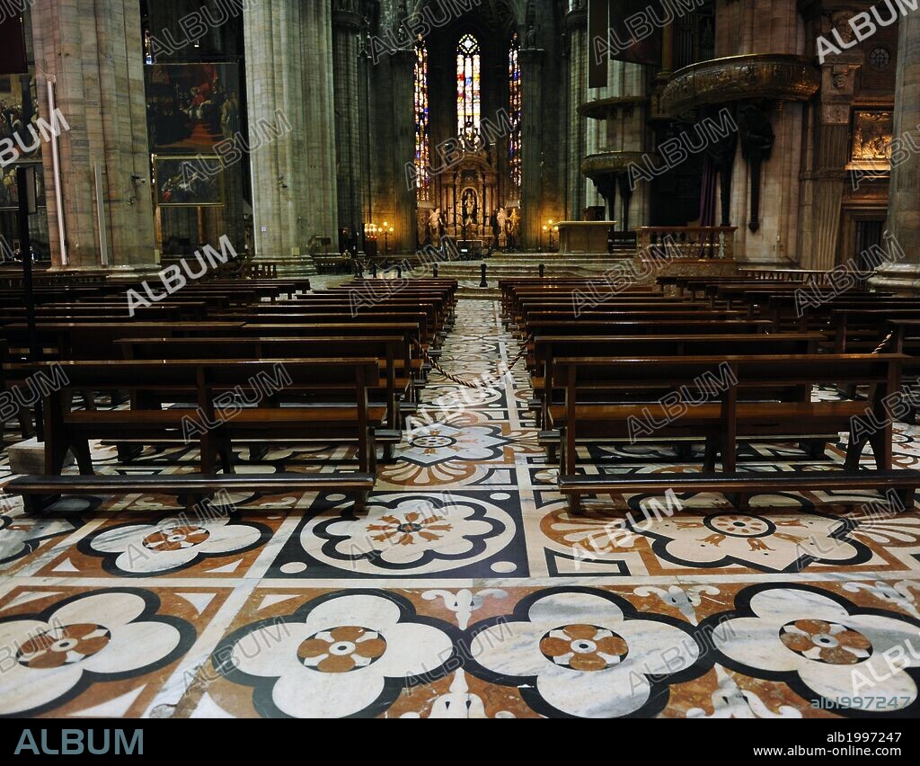 Italy. Milan. Cathedral. Gothic style. 15th century. Polychromed marble mosaics from Candoglia decorating the pavement inside the temple. The design dates back to the 16th century and is a work of Pellegrino Tibaldi. The paving work, however, were completed in the 20th century.