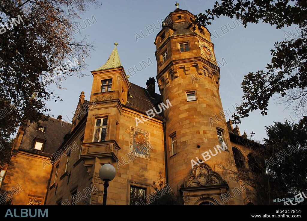 Liebieghaus Museum. Located in the Villa Liebieg, it was built between 1892 and 1896 by Leonhard Romeis (1854-1904). Exterior view. Frankfurt, Germany.