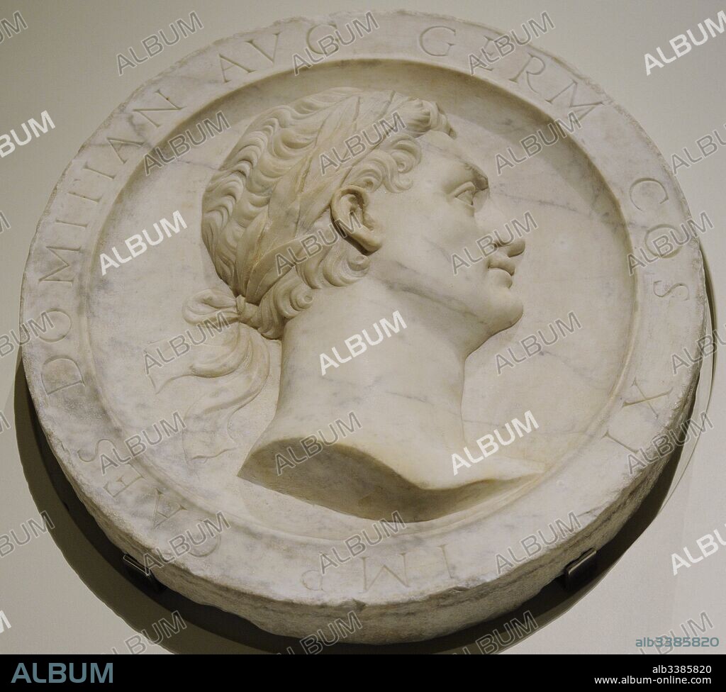 Domiciano (51-96). Emperador romano de la Dinastía Flavia. 81-96. Talla en mármol, 1530-1533, obra de Alfonso Lombardi (1497-1537). Procede de la antigua Casa Mai-Pinós, Plaza Cucurulla, Barcelona. Museo Nacional de Arte de Cataluña (MNAC). Barcelona. Cataluña. España.