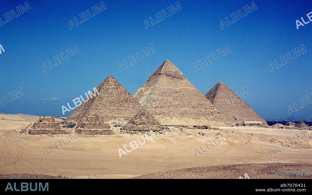 PIRAMIDES DE MICERINOS KEFREN Y KEOPS Y LAS TRES PIRAMIDES MENORES -IMPERIO ANTIGUO - IV DINASTIA.
