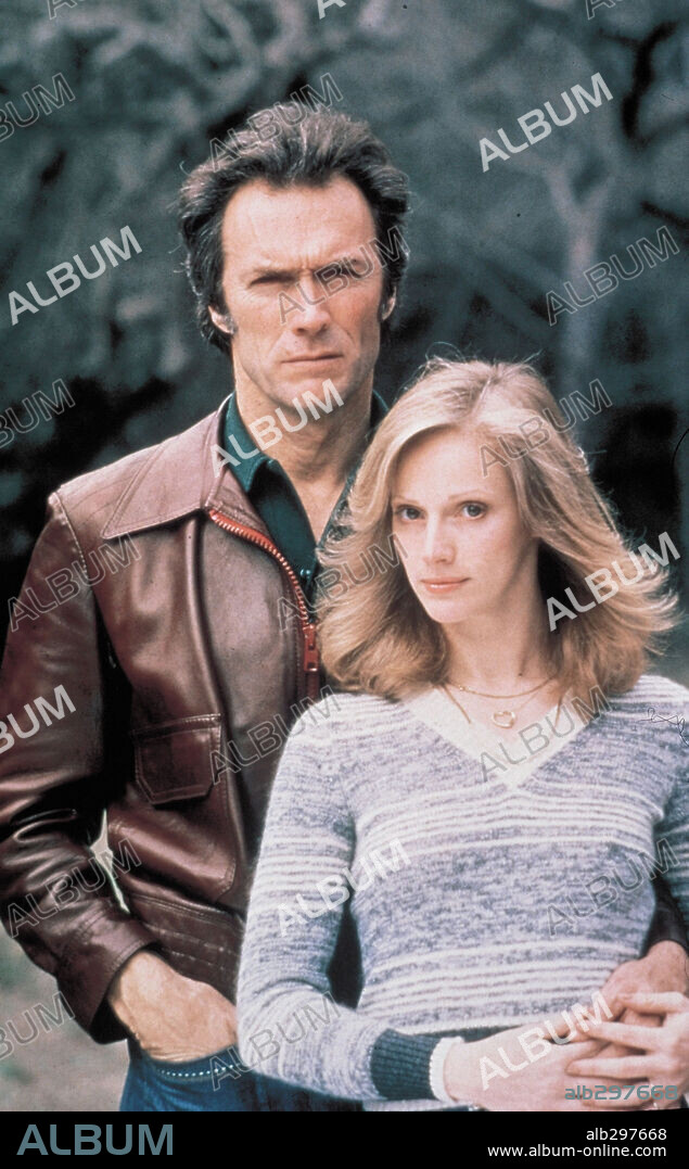 CLINT EASTWOOD and SONDRA LOCKE in THE GAUNTLET, 1977, directed by CLINT EASTWOOD. Copyright WARNER BROTHERS.
