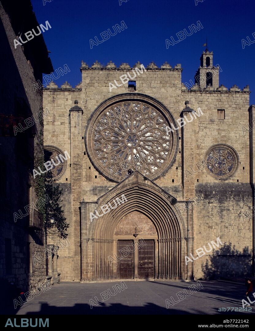 FACHADA GOTICA DE LA IGLESIA DEL MONASTERIO DE SANT CUGAT DEL VALLES - SIGLO XIV.