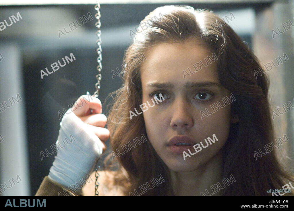 JESSICA ALBA en EYE, THE [VISIONES], 2008 (THE EYE), dirigida por DAVID MOREAU y XAVIER PALUD. Copyright LIONSGATE/PARAMOUNT VANTAGE/CRUISE/WAGNER PROD./VERTIGO ENT.