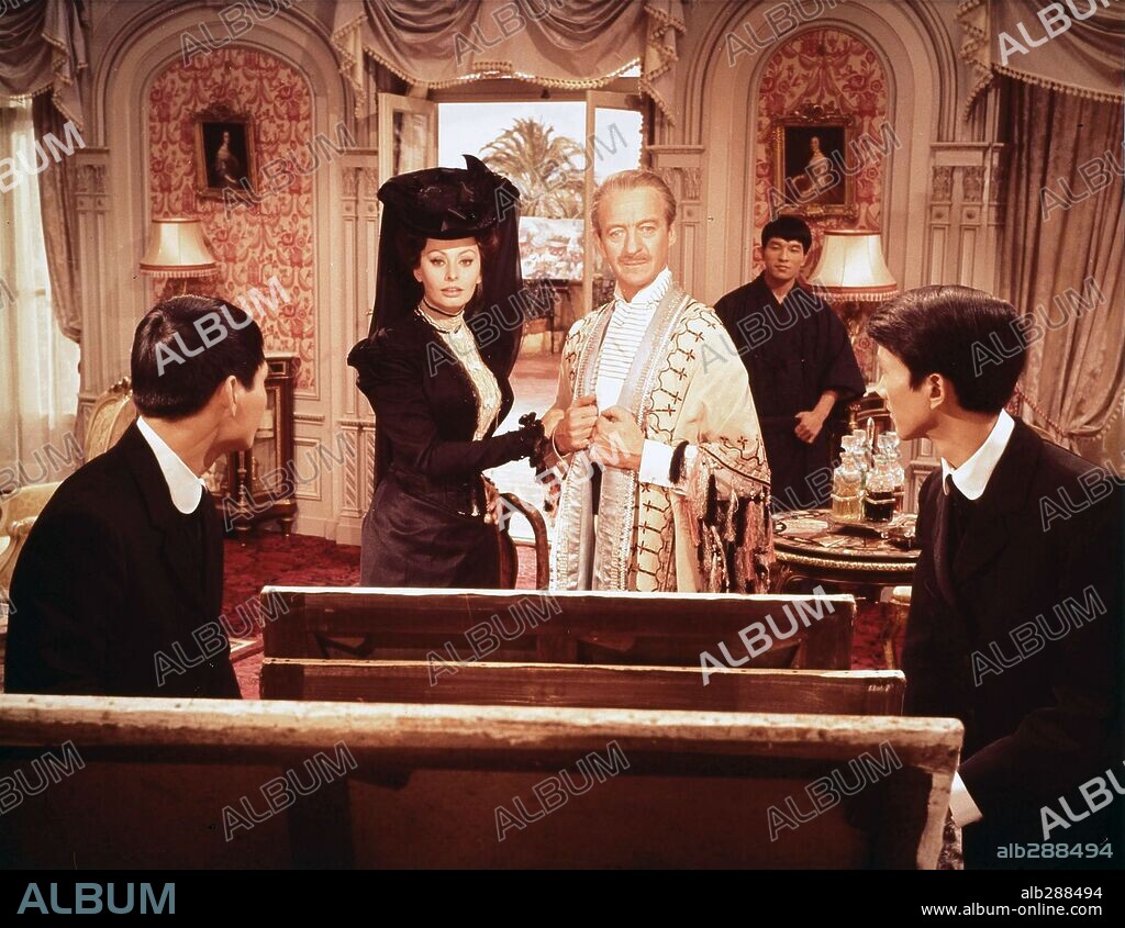 DAVID NIVEN and SOPHIA LOREN in LADY L, 1965, directed by PETER USTINOV. Copyright M.G.M.