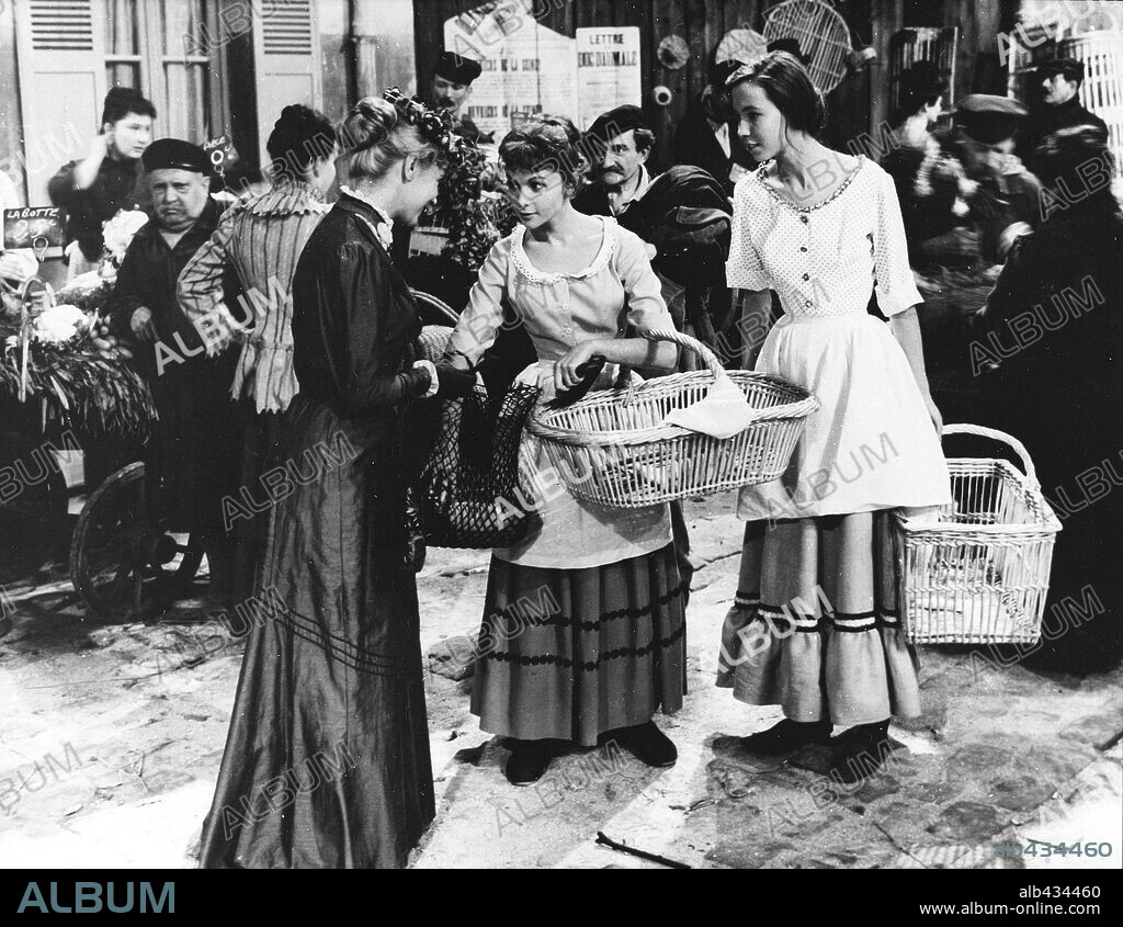 FRANCOISE ARNOUL en FRENCH CANCAN, 1954, dirigida por JEAN RENOIR. Copyright FRANCO LONDON FILMS.