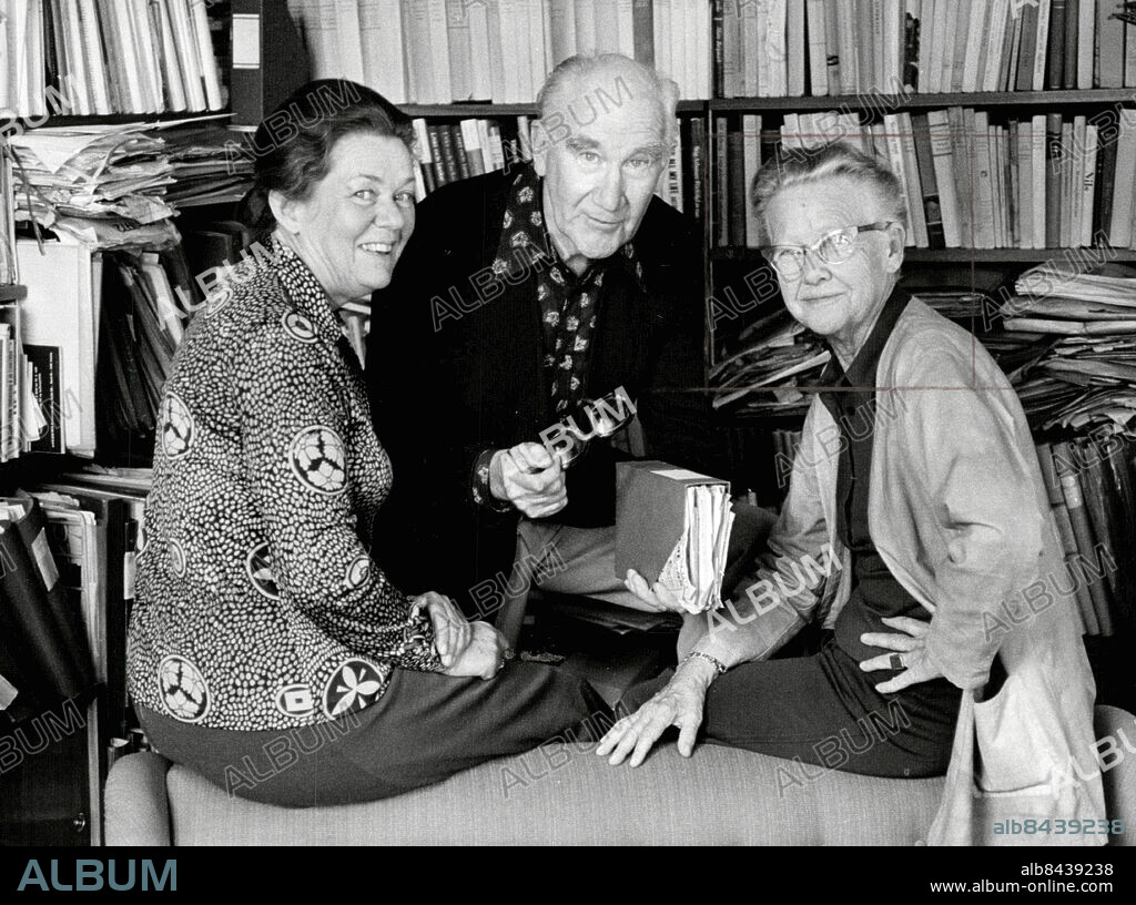 Stockholm 1977-09-08. Ulla Isaksson, Erik Hjalmar Linder och Barbro Alving. Foto: Owe Sjöblom / SvD / TT / kod 12014.